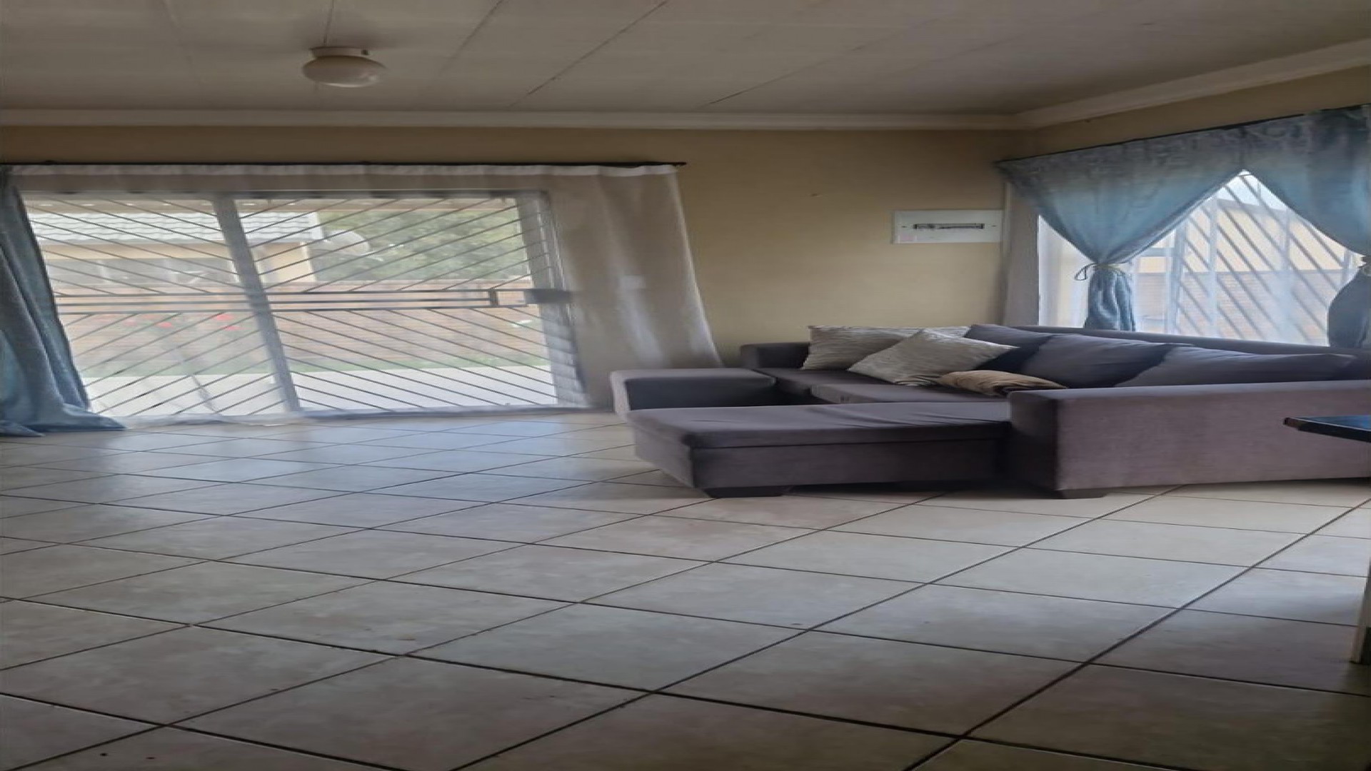 Lounges of property in Kirkney