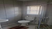 Bathroom 2 of property in Kirkney