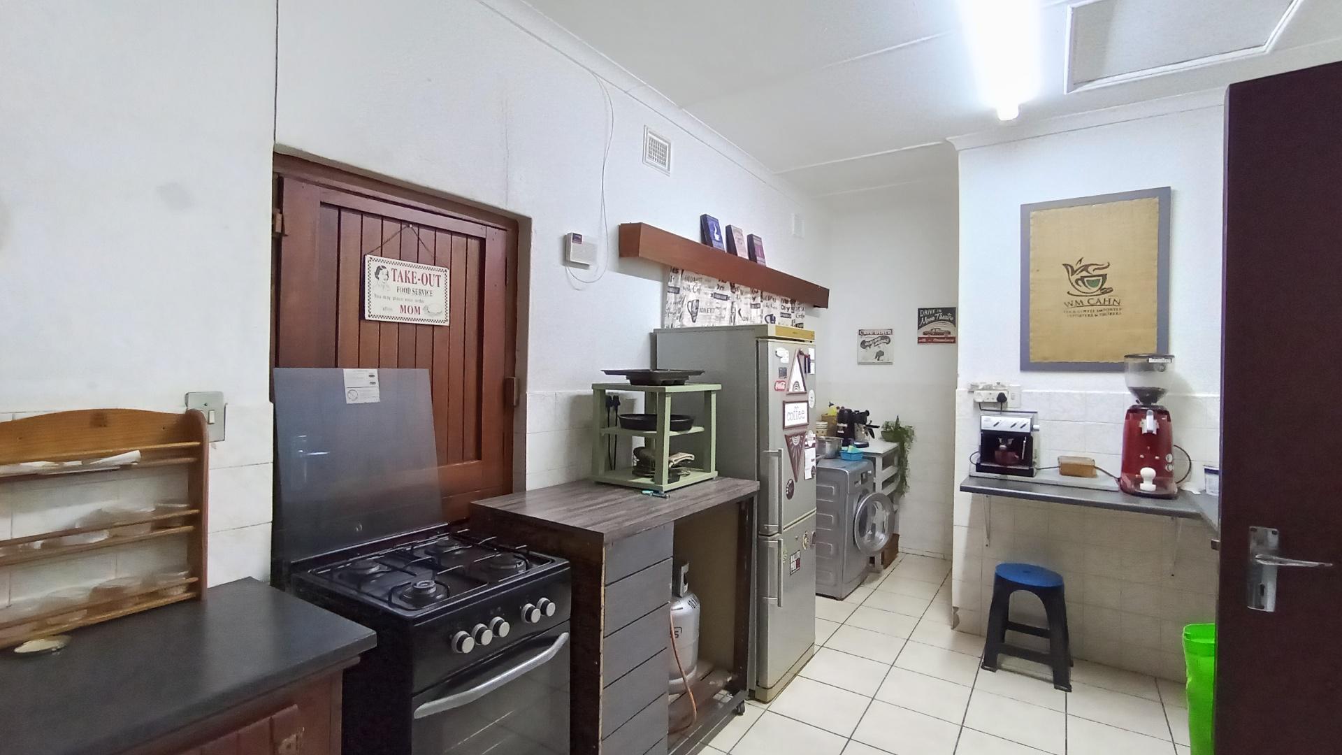 Kitchen - 29 square meters of property in Port Edward