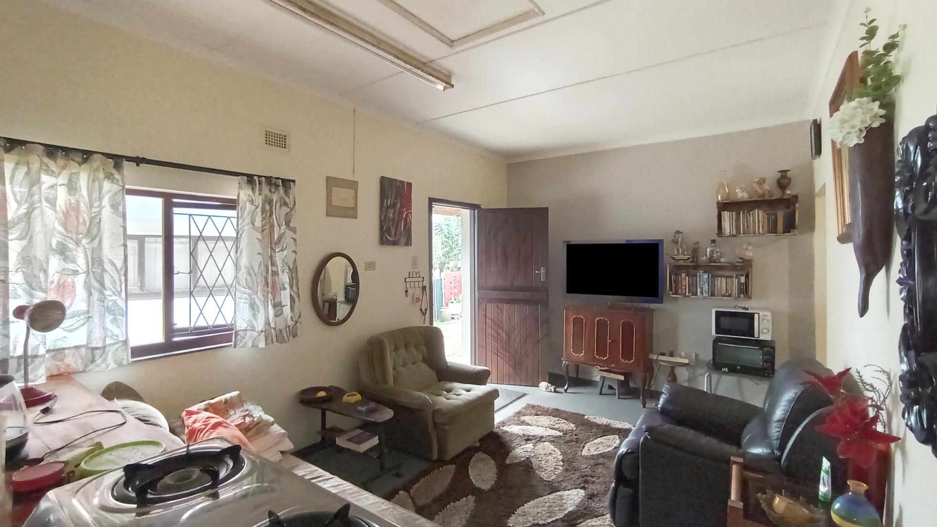 Flatlet - 31 square meters of property in Port Edward