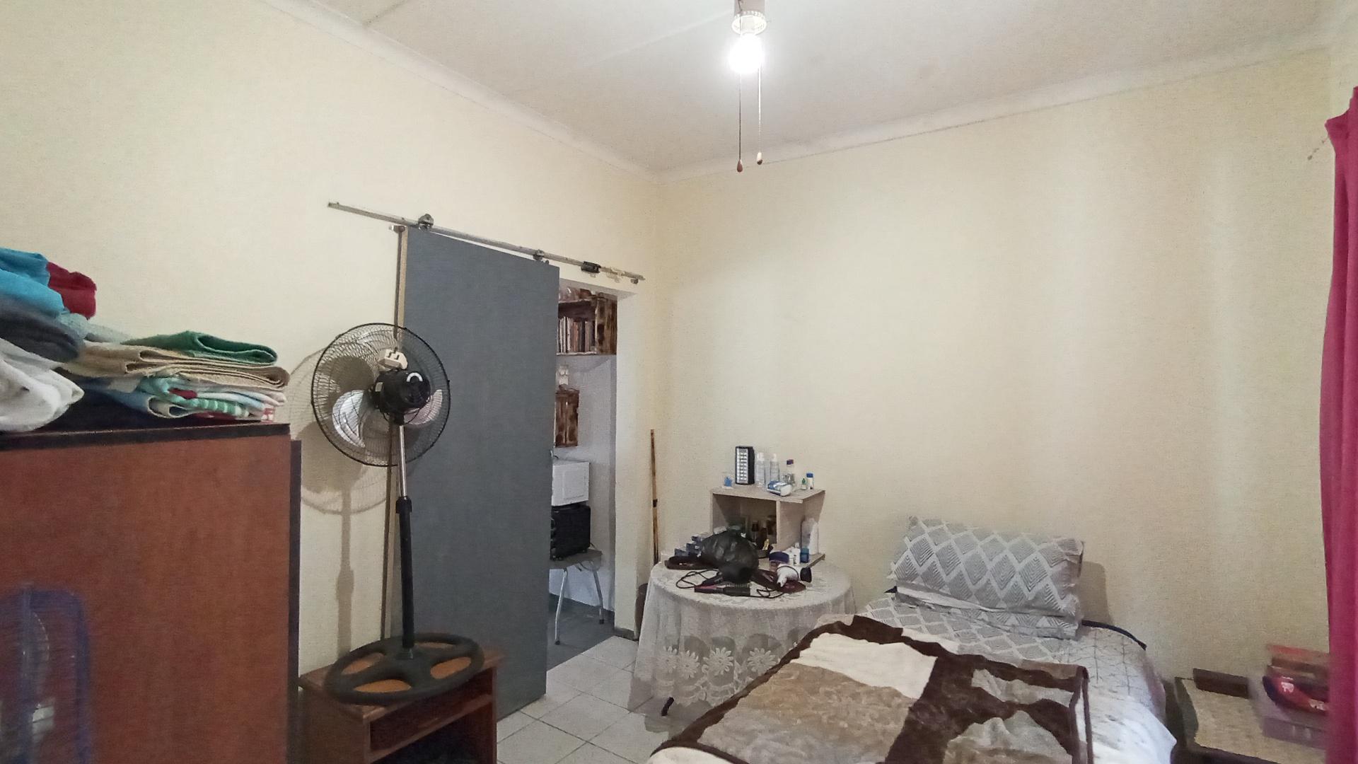 Flatlet - 31 square meters of property in Port Edward