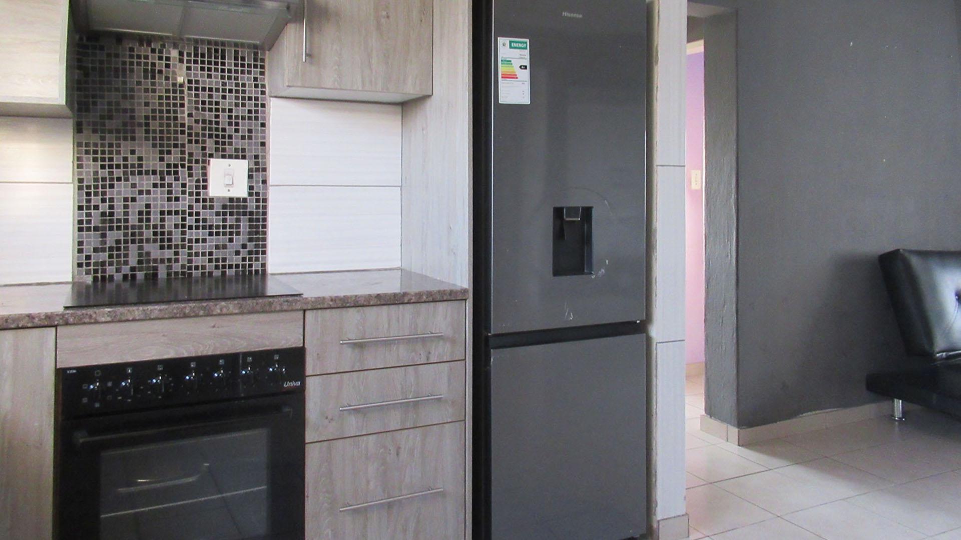 Kitchen of property in Discovery