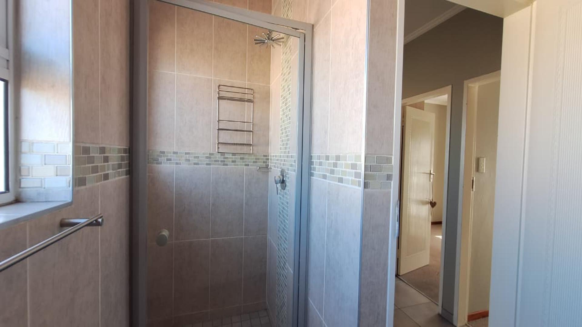 Bathroom 2 - 9 square meters of property in Vanderbijlpark
