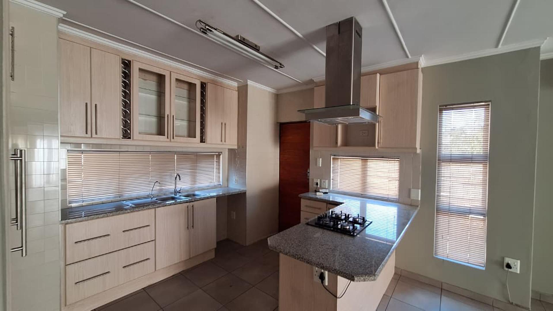 Kitchen - 13 square meters of property in Vanderbijlpark