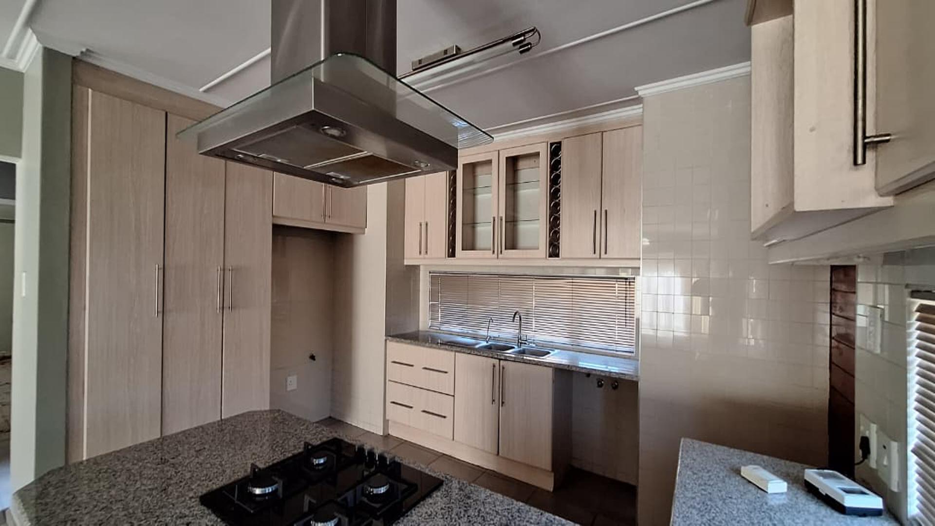 Kitchen - 13 square meters of property in Vanderbijlpark