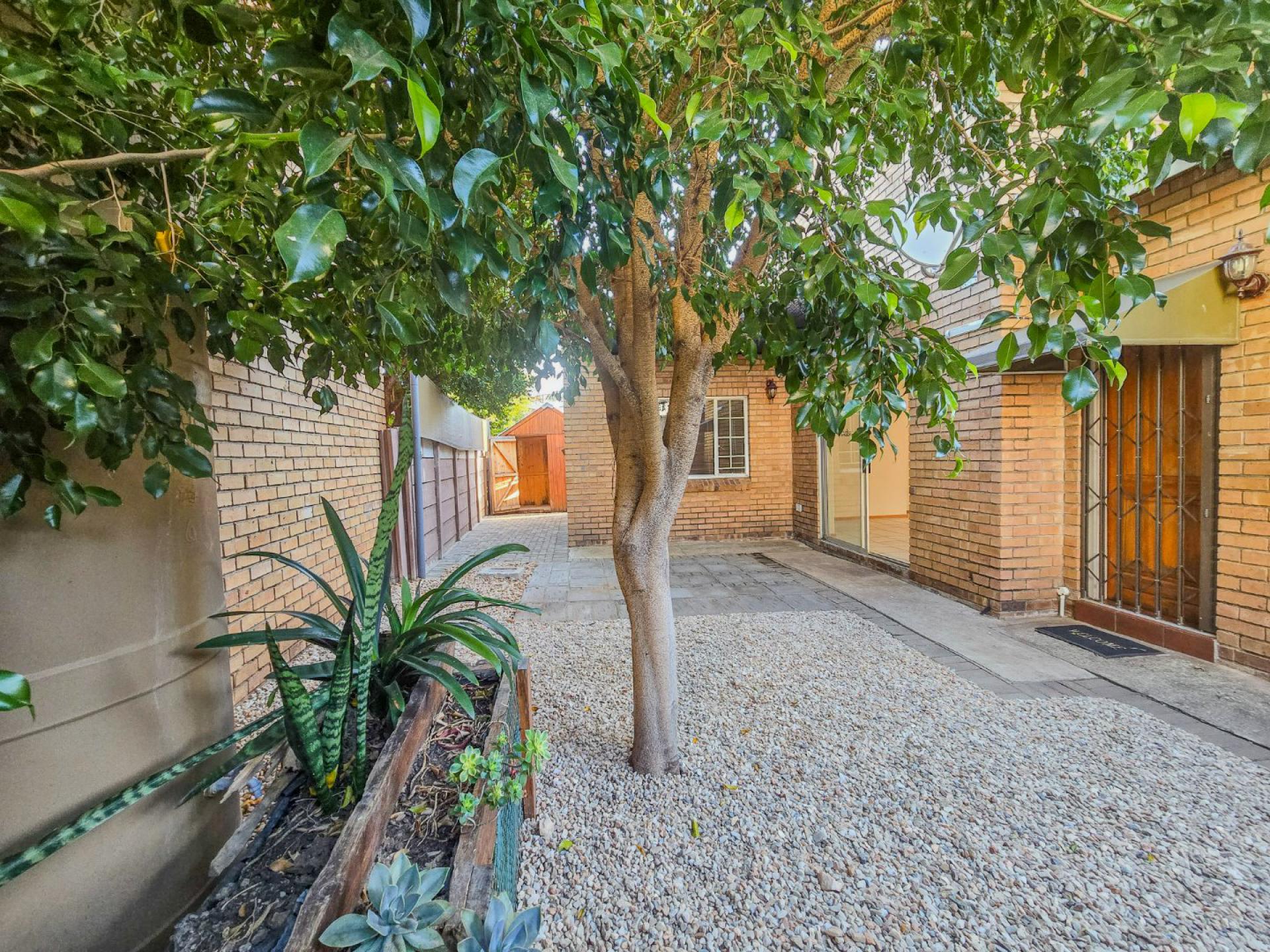  of property in Bendor