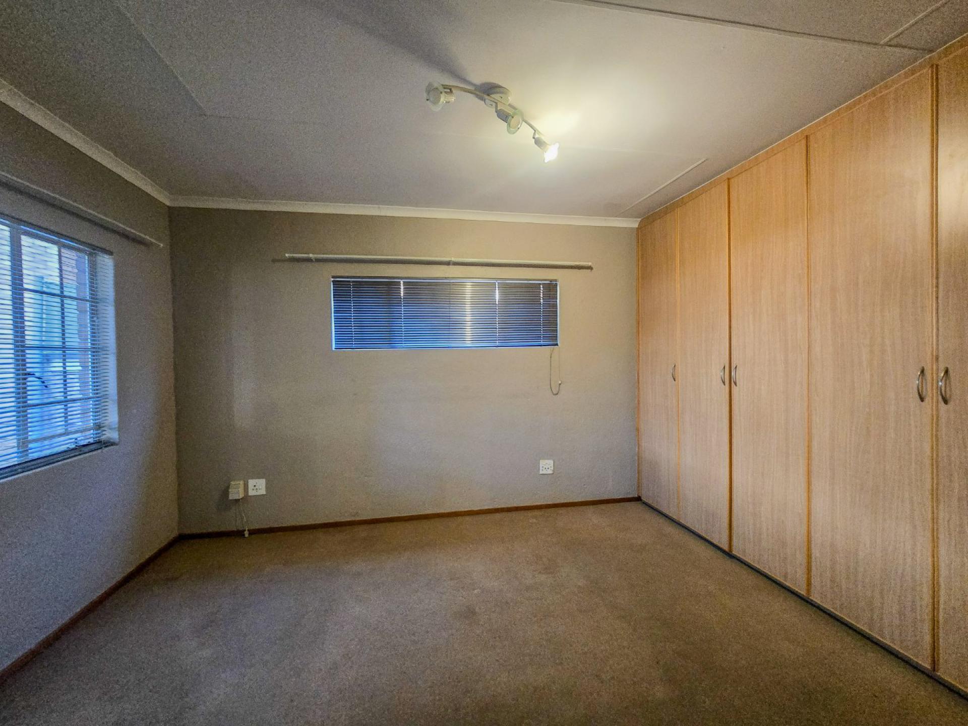  of property in Bendor