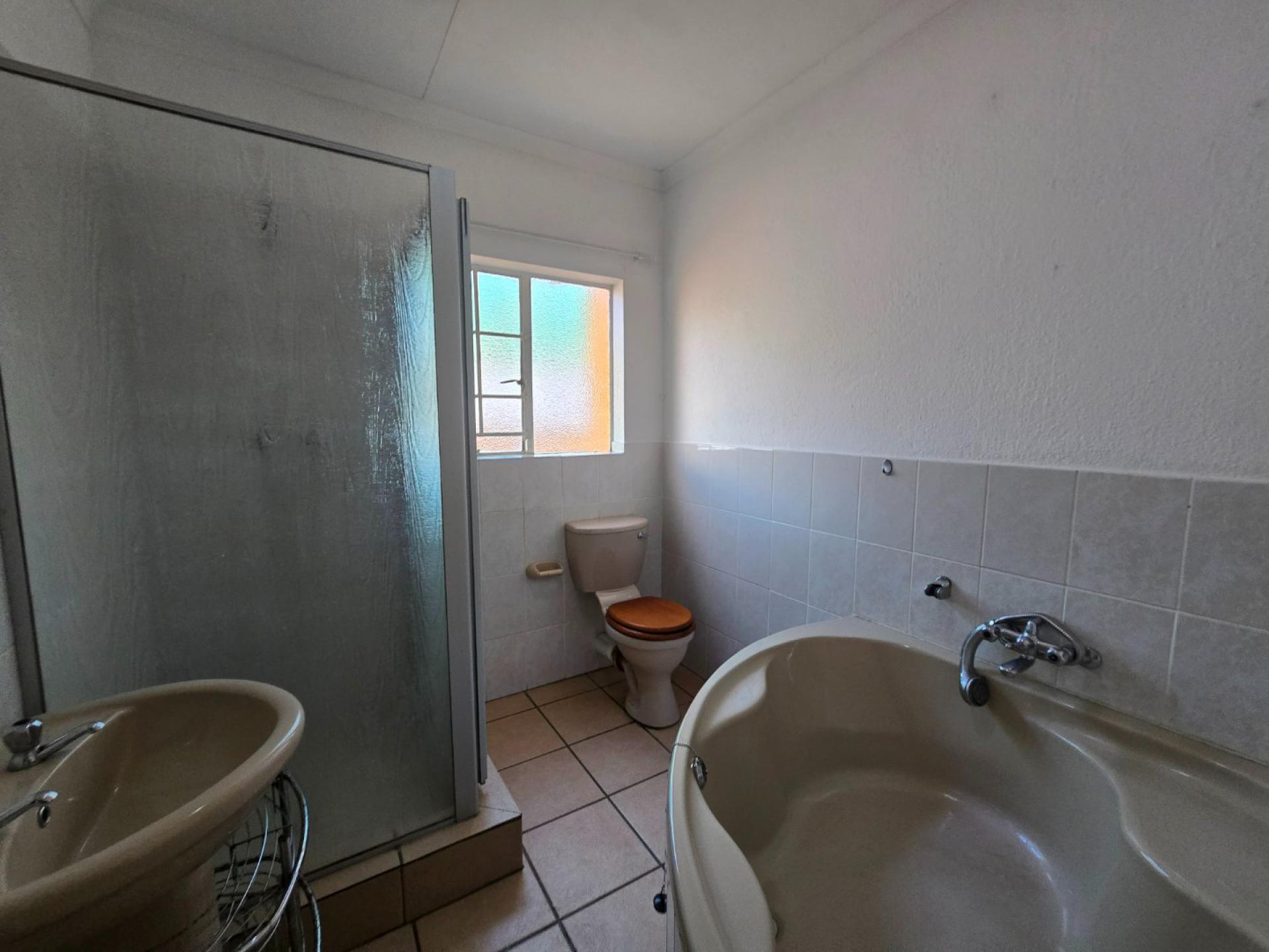  of property in Bendor