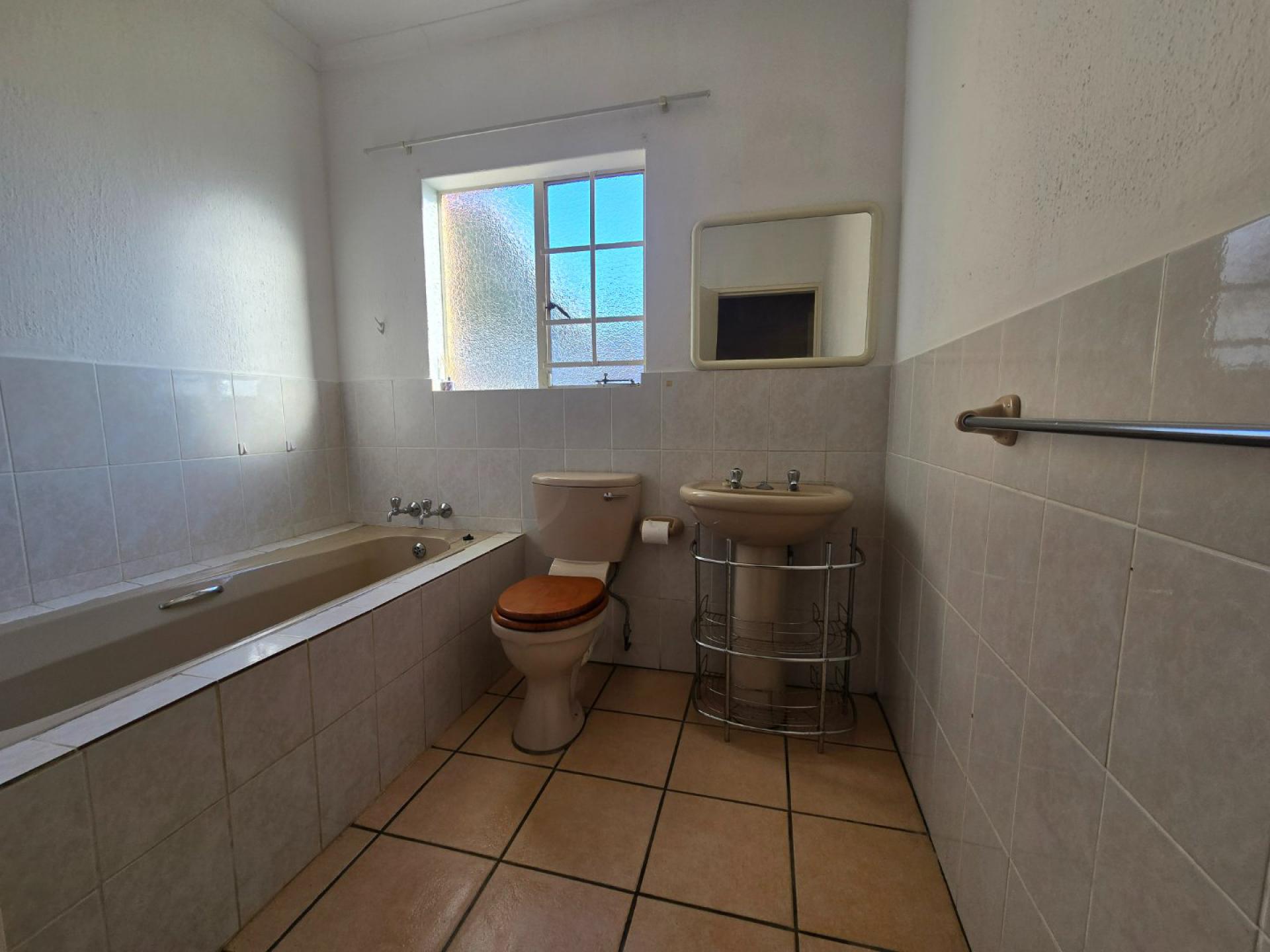  of property in Bendor