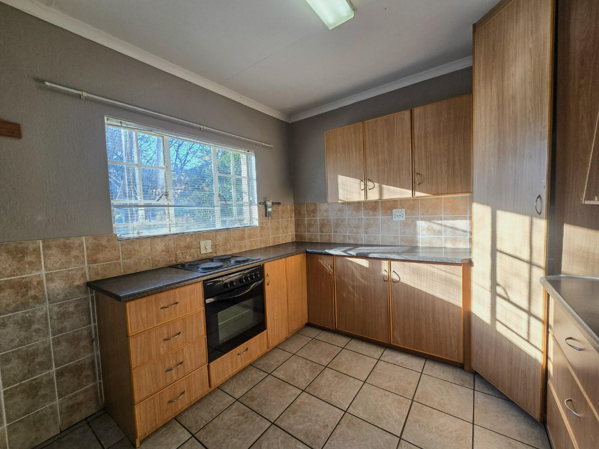  of property in Bendor