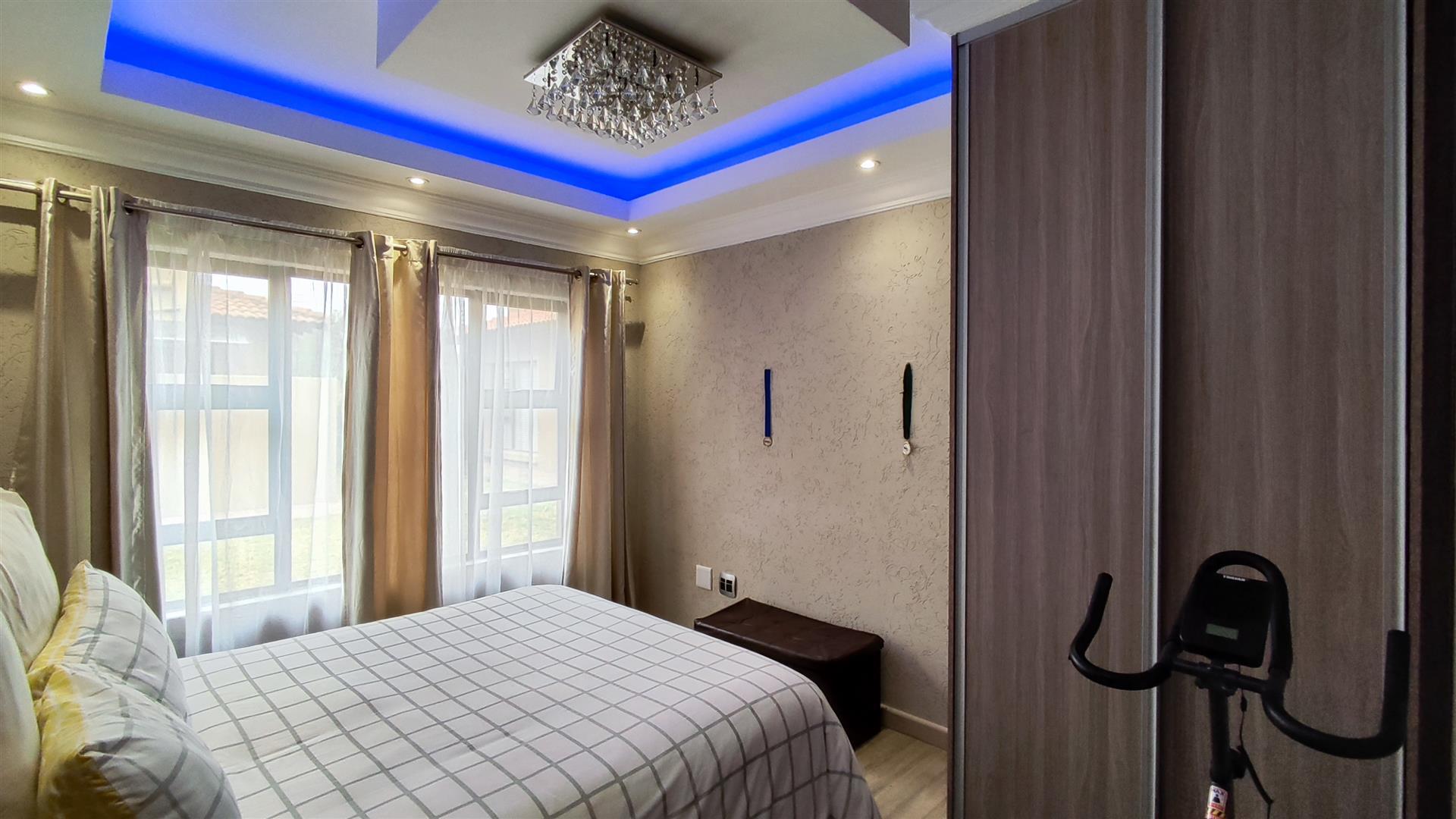 Bed Room 2 - 16 square meters of property in Fleurdal