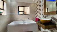 Main Bathroom - 7 square meters of property in Fleurdal