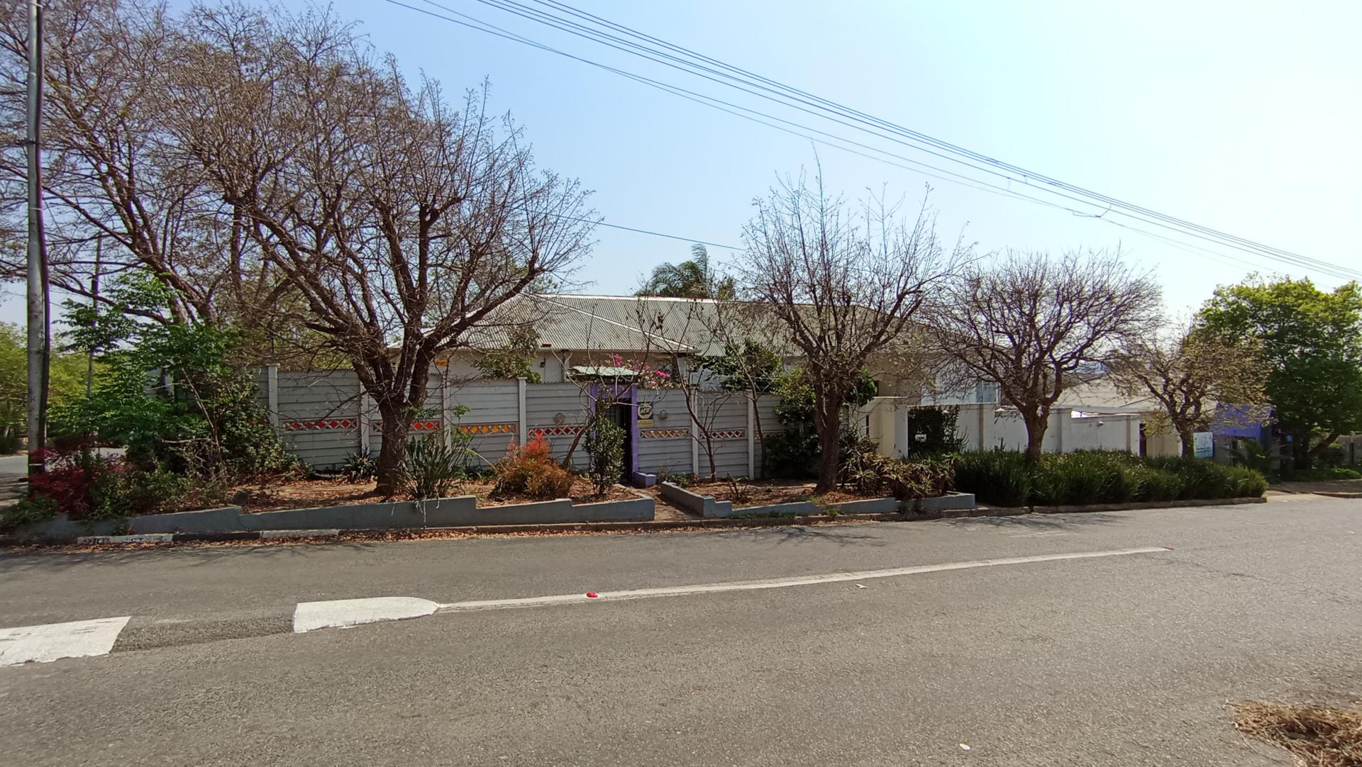 Front View of property in Melville