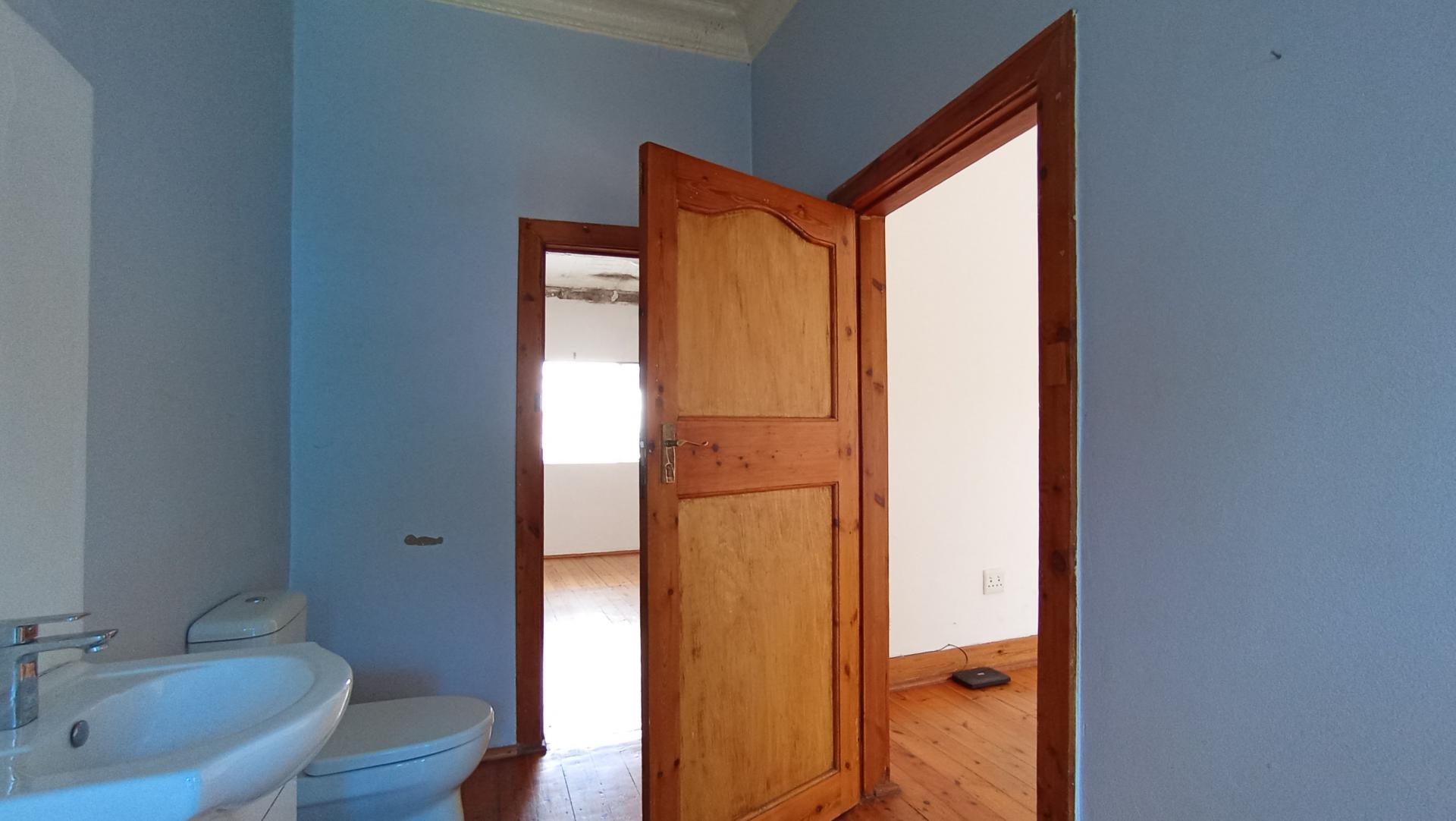 Bathroom 1 - 24 square meters of property in Melville