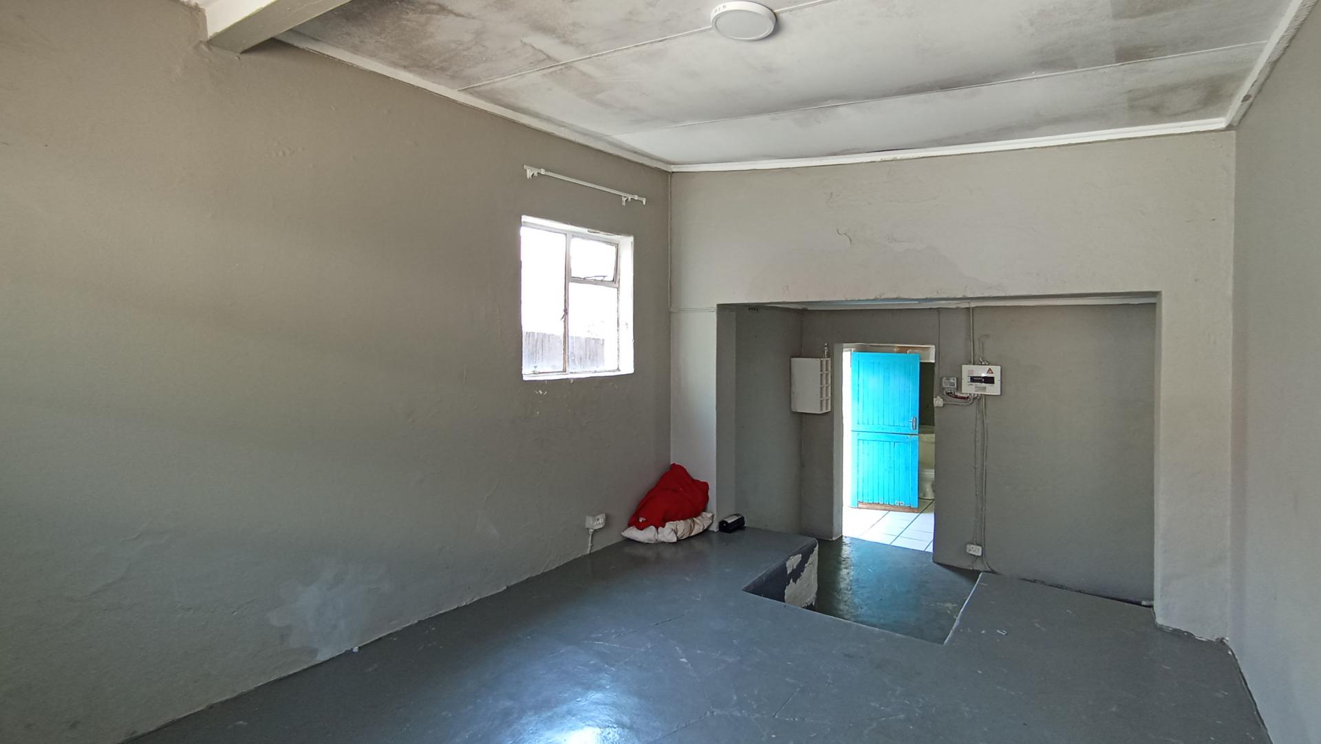 Bed Room 1 - 80 square meters of property in Melville