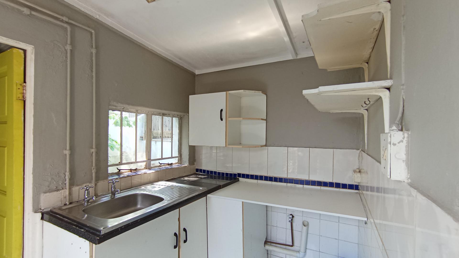 Kitchen - 30 square meters of property in Melville