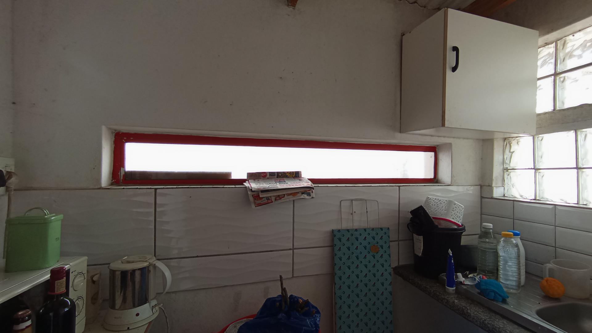 Kitchen - 30 square meters of property in Melville