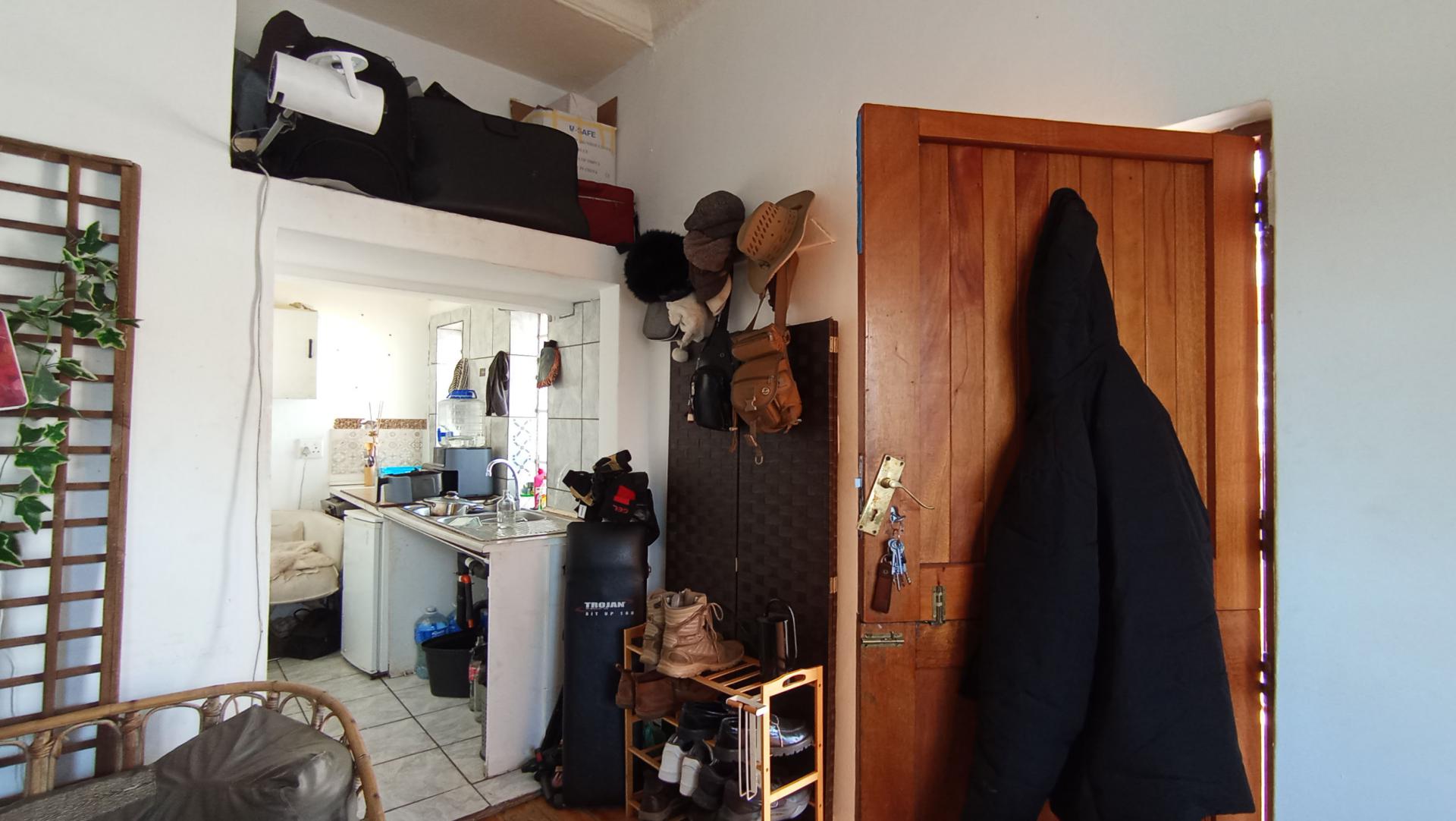 Bed Room 1 - 80 square meters of property in Melville