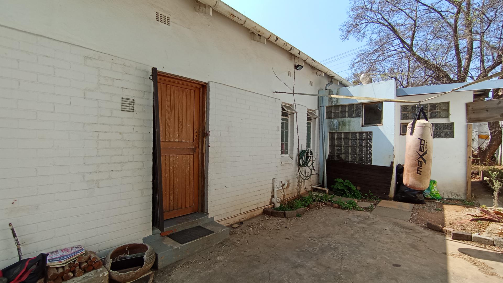 Front View of property in Melville