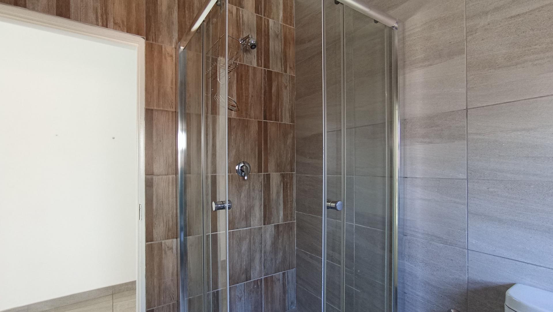 Bathroom 1 - 6 square meters of property in Allen’s Nek