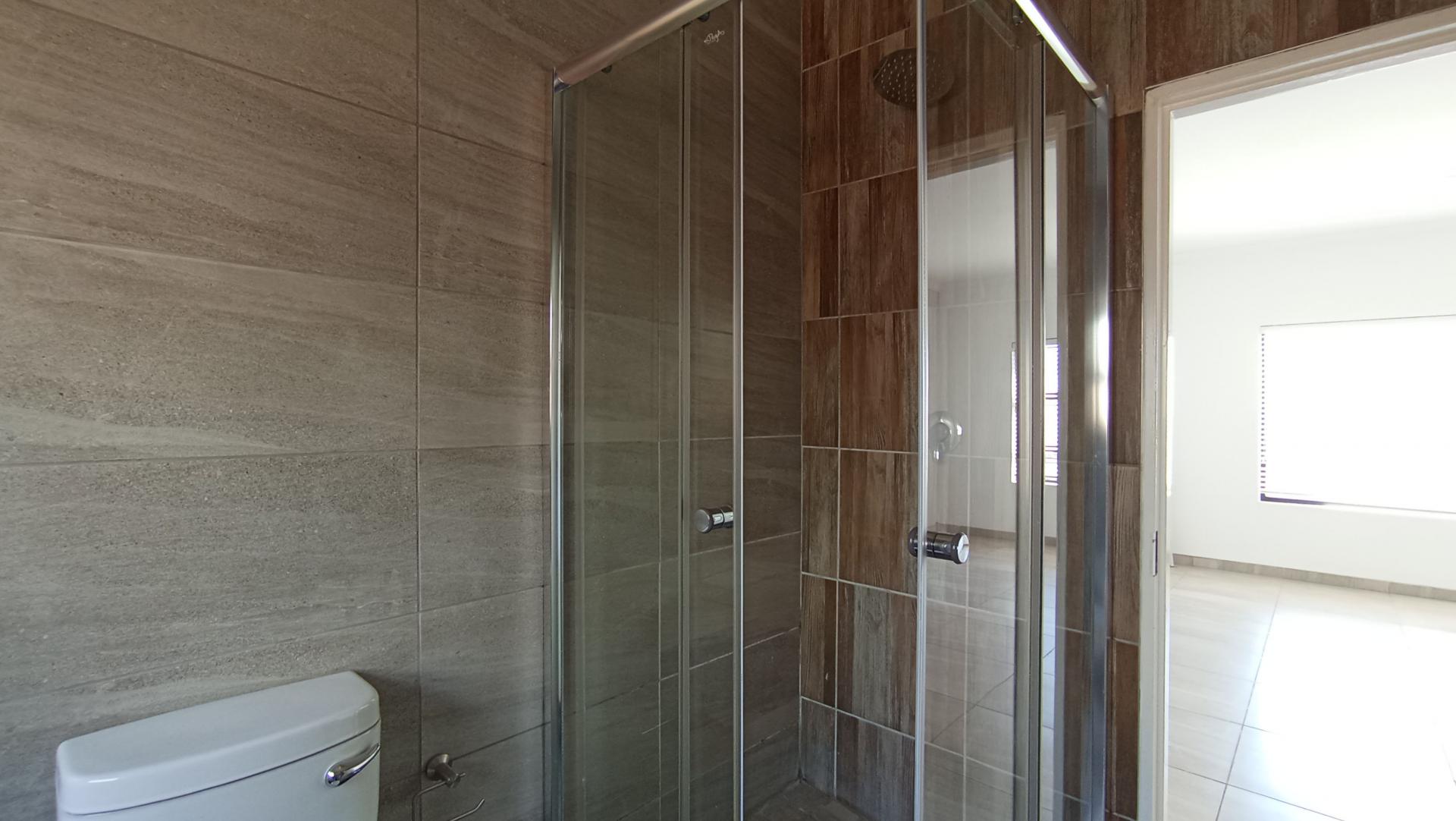 Main Bathroom - 6 square meters of property in Allen’s Nek