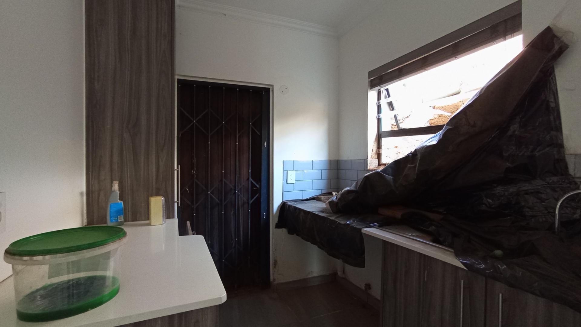 Scullery - 6 square meters of property in Allen’s Nek