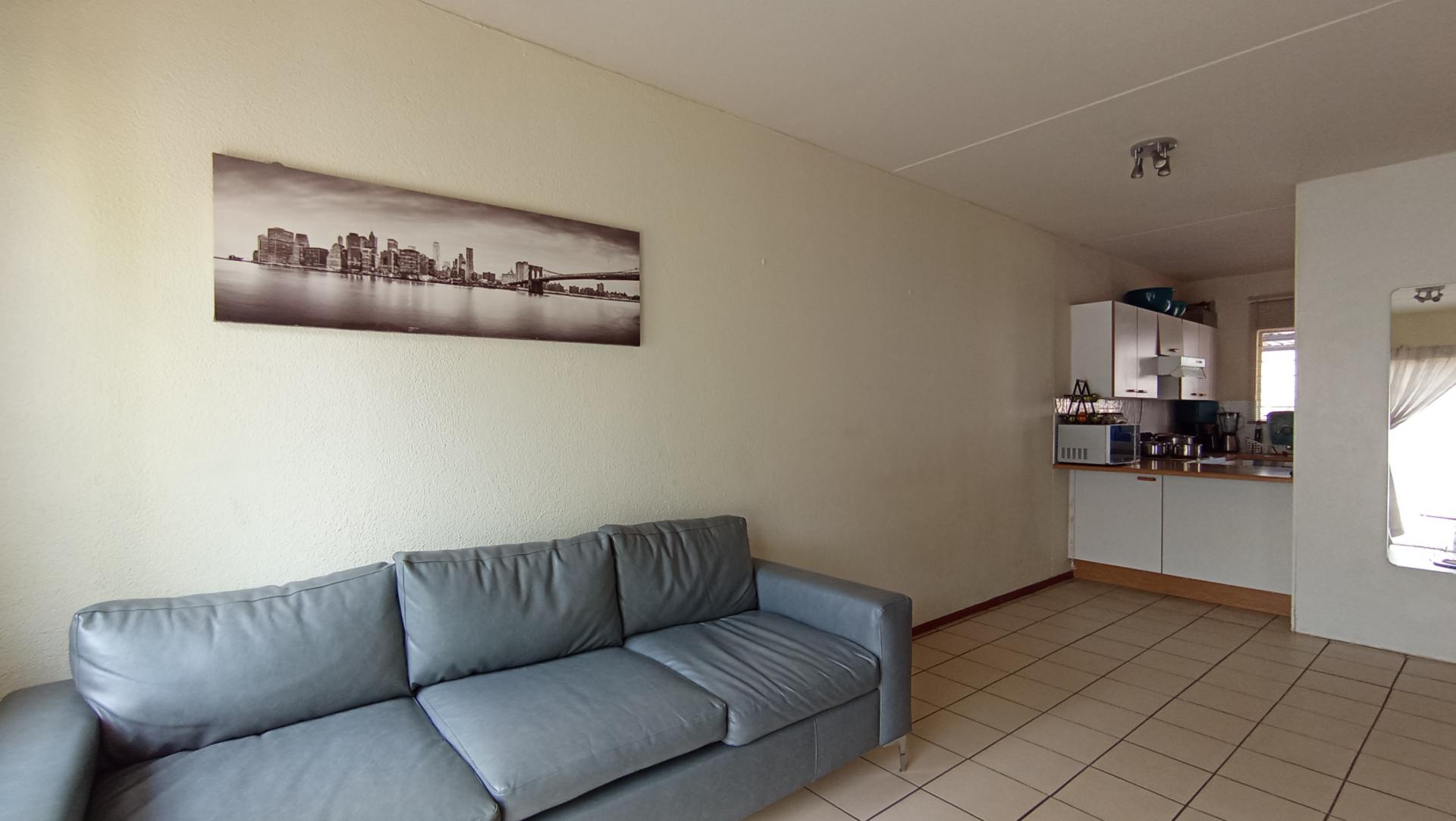 Lounges - 23 square meters of property in Rembrandt Park