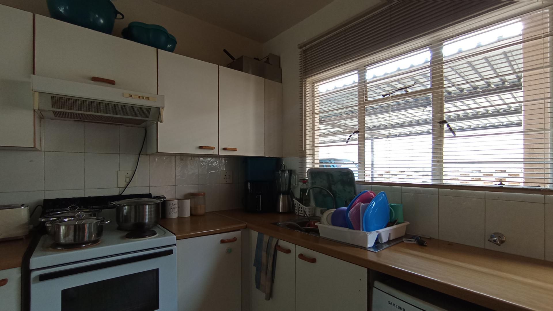 Kitchen - 9 square meters of property in Rembrandt Park