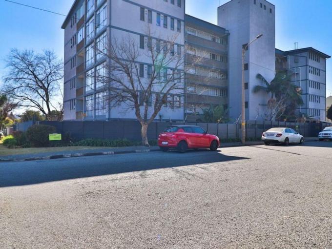 2 Bedroom Apartment for Sale For Sale in Edenvale - MR689201