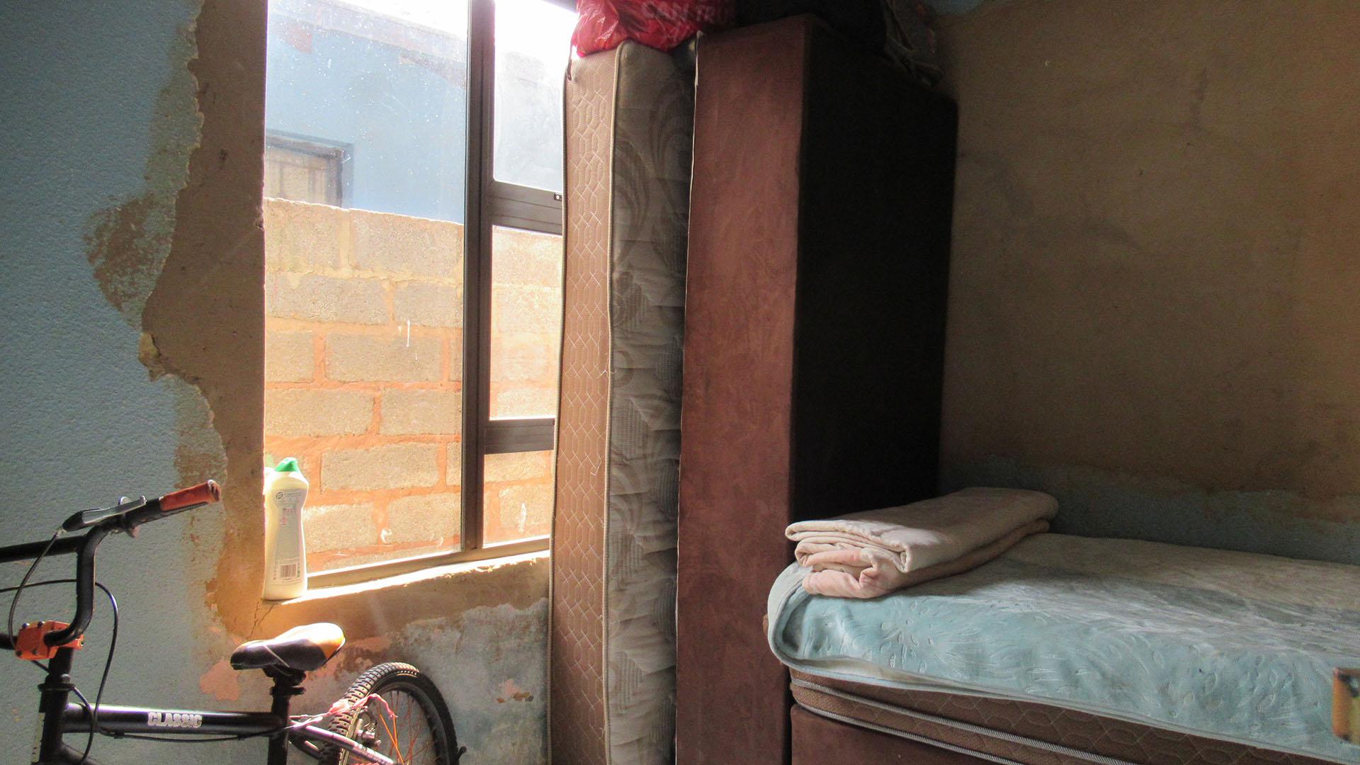 Bed Room 2 - 9 square meters of property in Protea Glen
