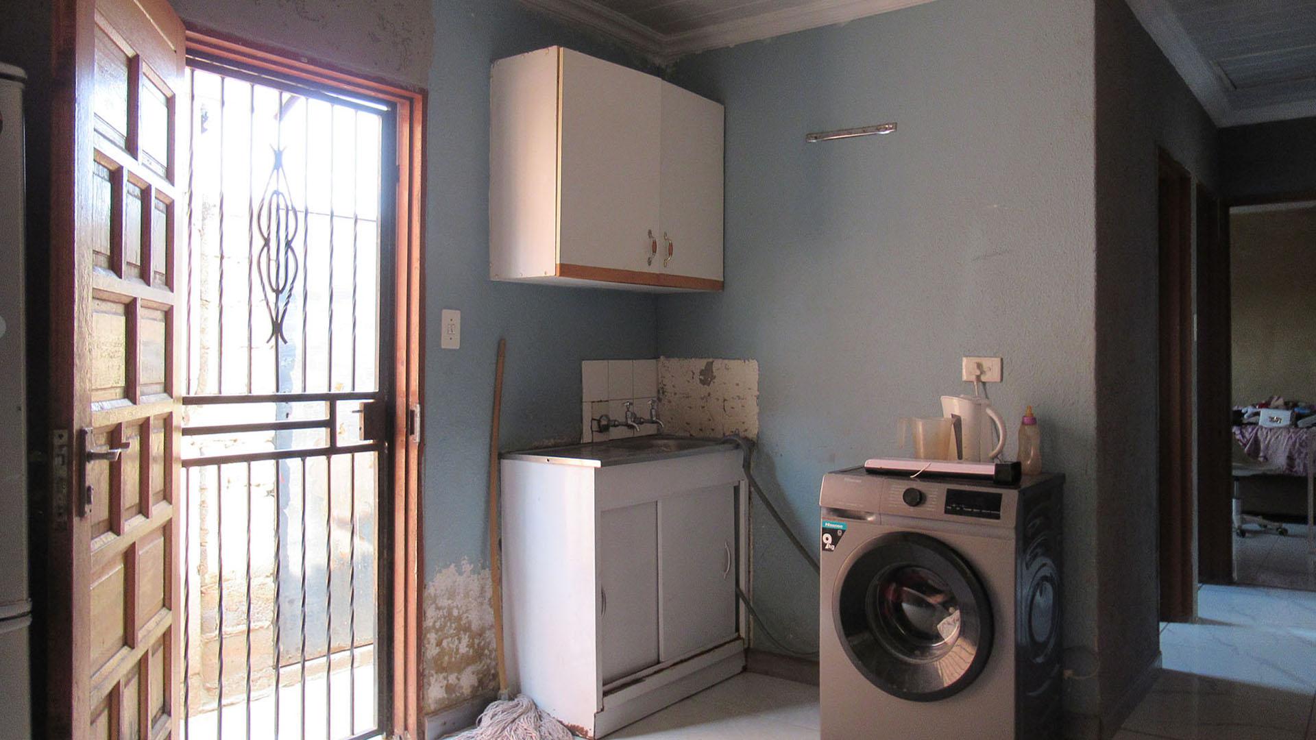 Kitchen - 4 square meters of property in Protea Glen