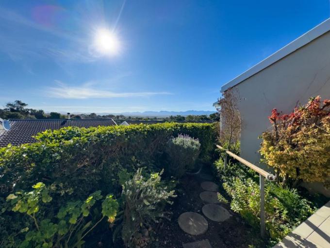 2 Bedroom Simplex for Sale For Sale in Plettenberg Bay - MR689258