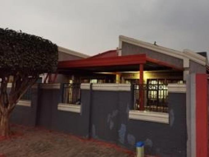 3 Bedroom House for Sale For Sale in Thokoza - MR689314