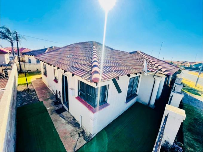 3 Bedroom House for Sale For Sale in Dawn Park - MR689317