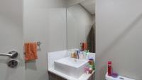 Bathroom 1 - 4 square meters of property in Rosebank - JHB