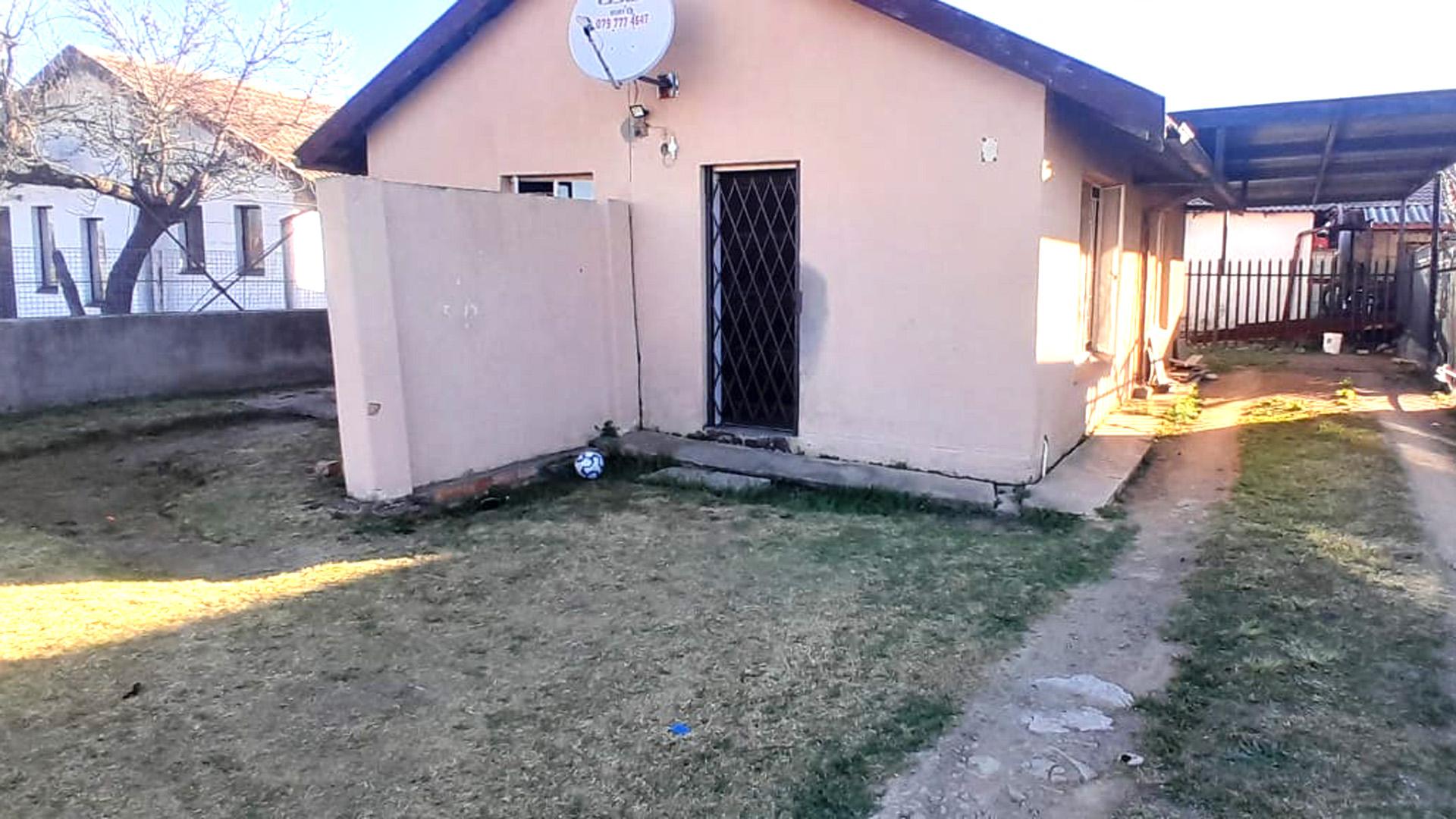 Front View of property in Embalenhle
