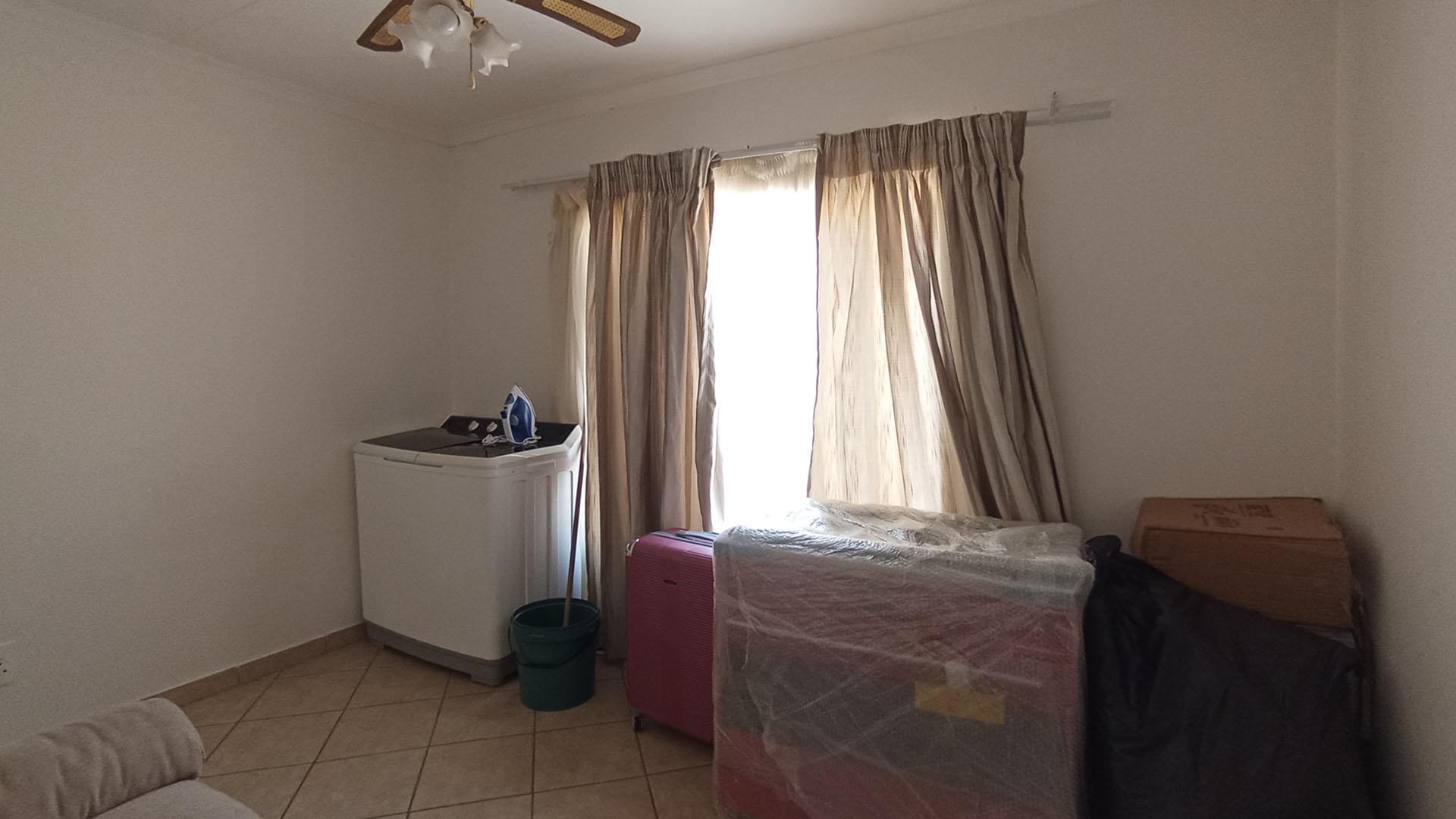 Bed Room 2 - 12 square meters of property in Winternest