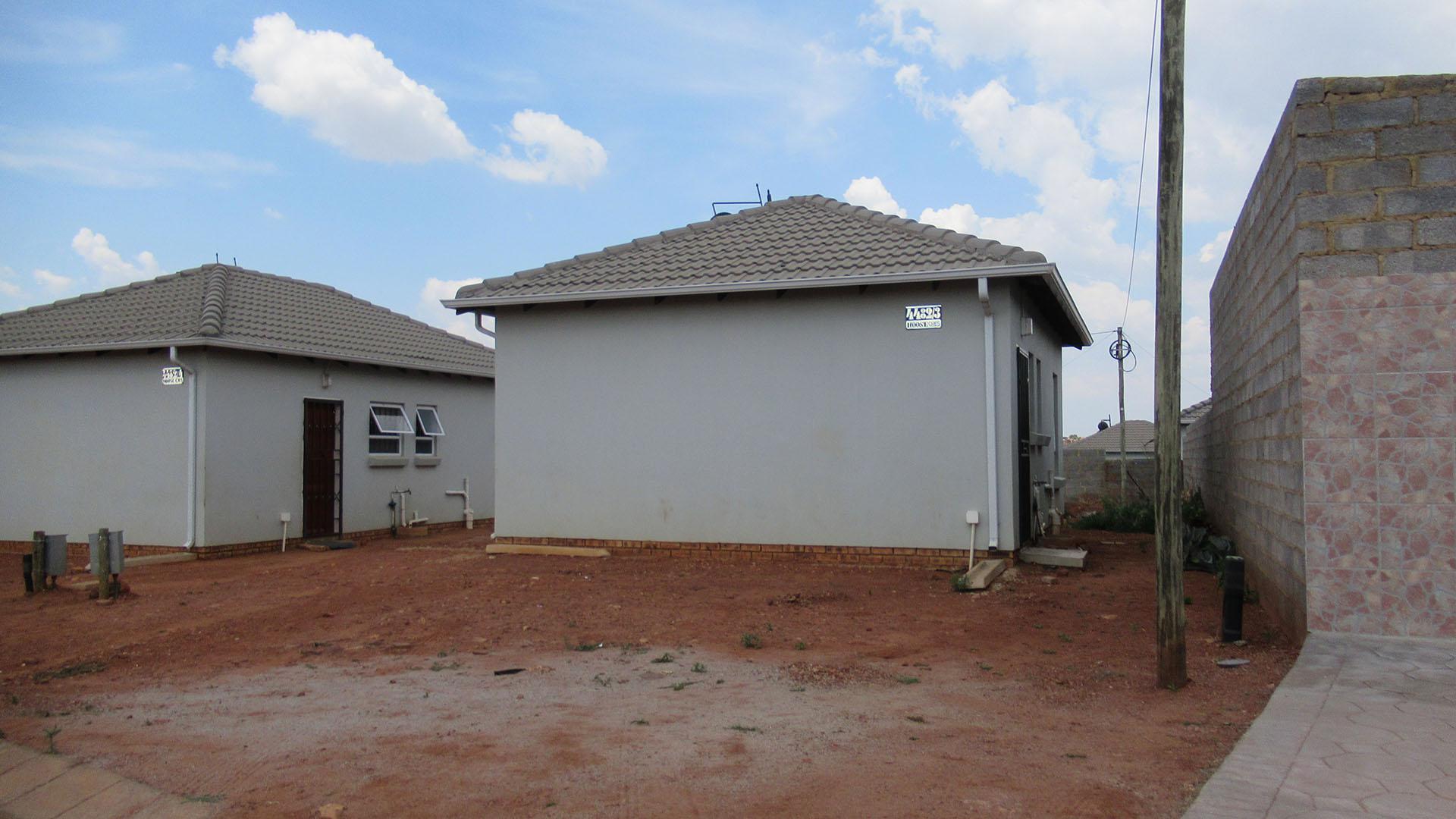 Front View of property in Lehae