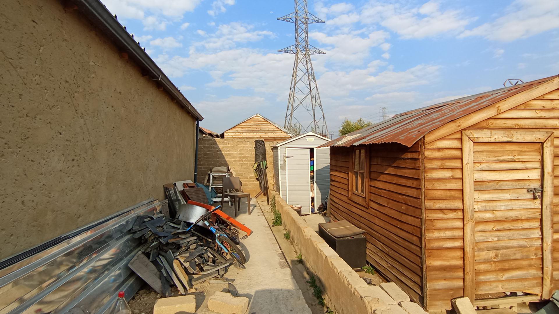 Backyard of property in Riverside View