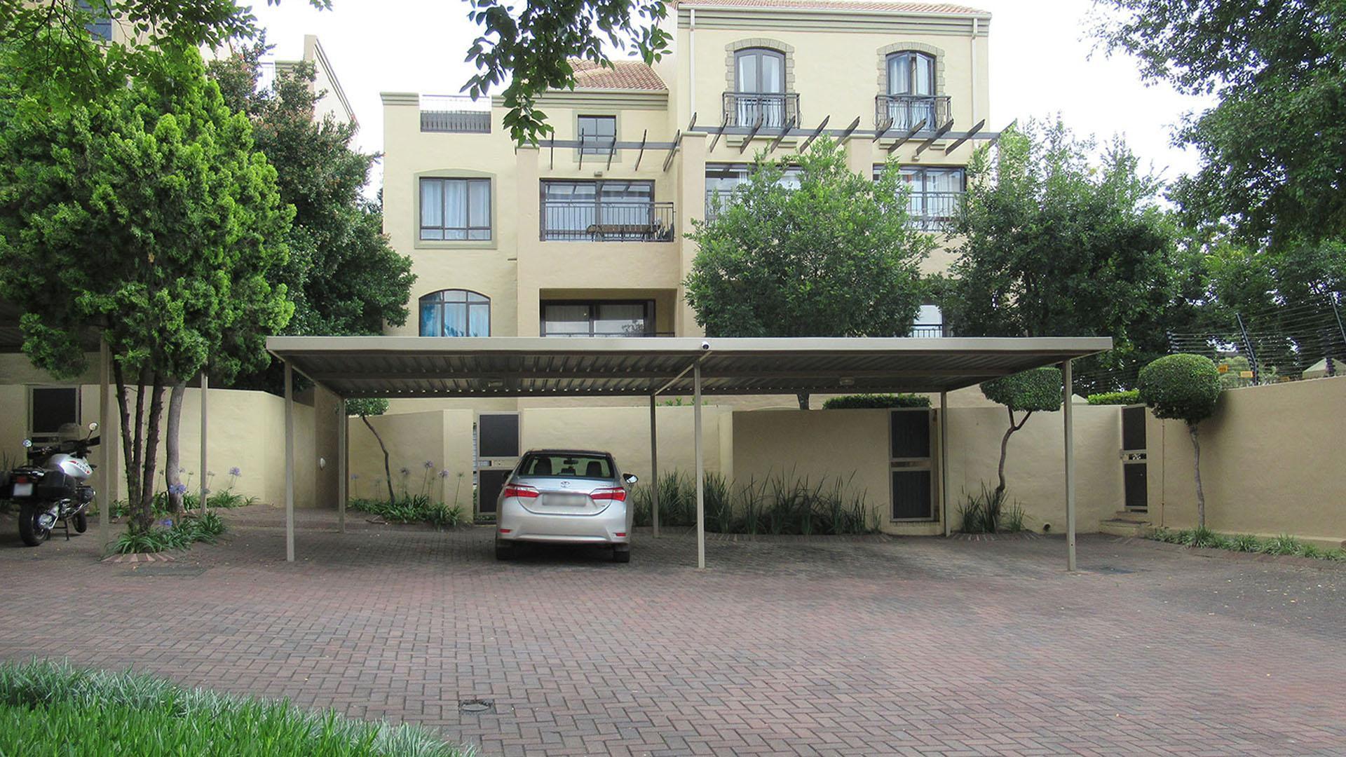 Front View of property in Pine Slopes A.H.