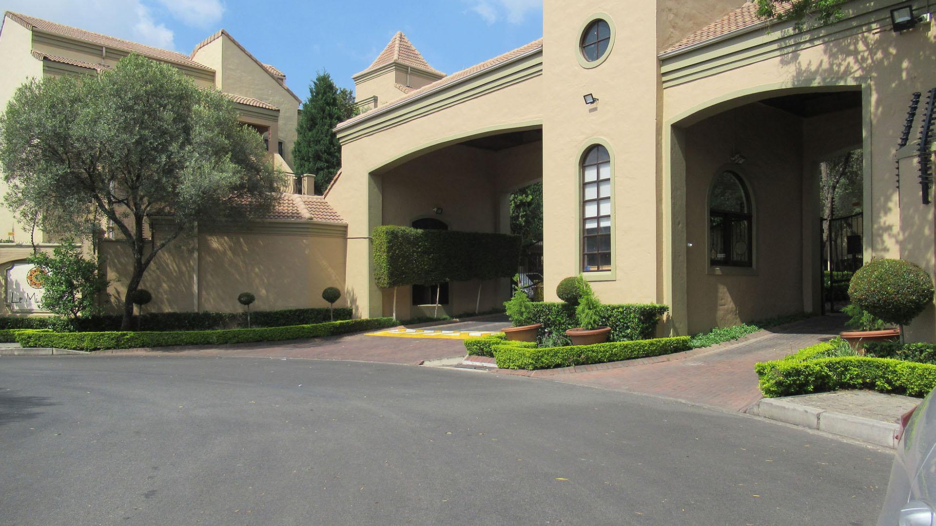 Front View of property in Pine Slopes A.H.