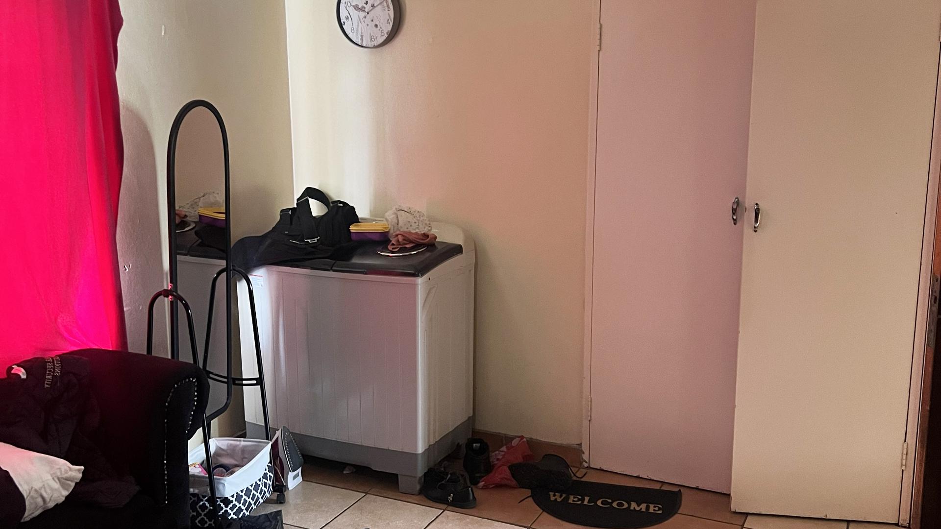 Bed Room 2 of property in Komati