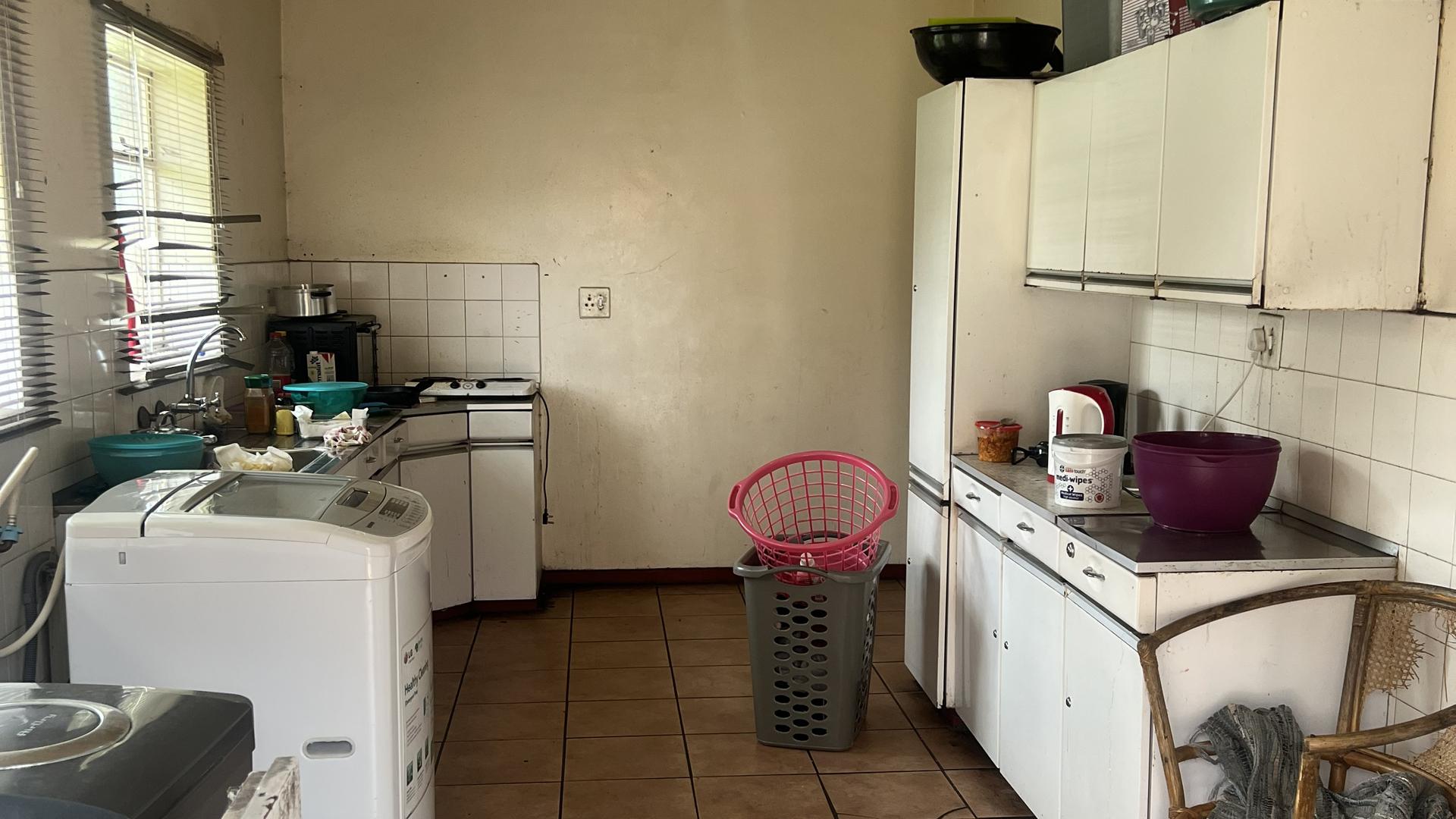 Kitchen of property in Komati