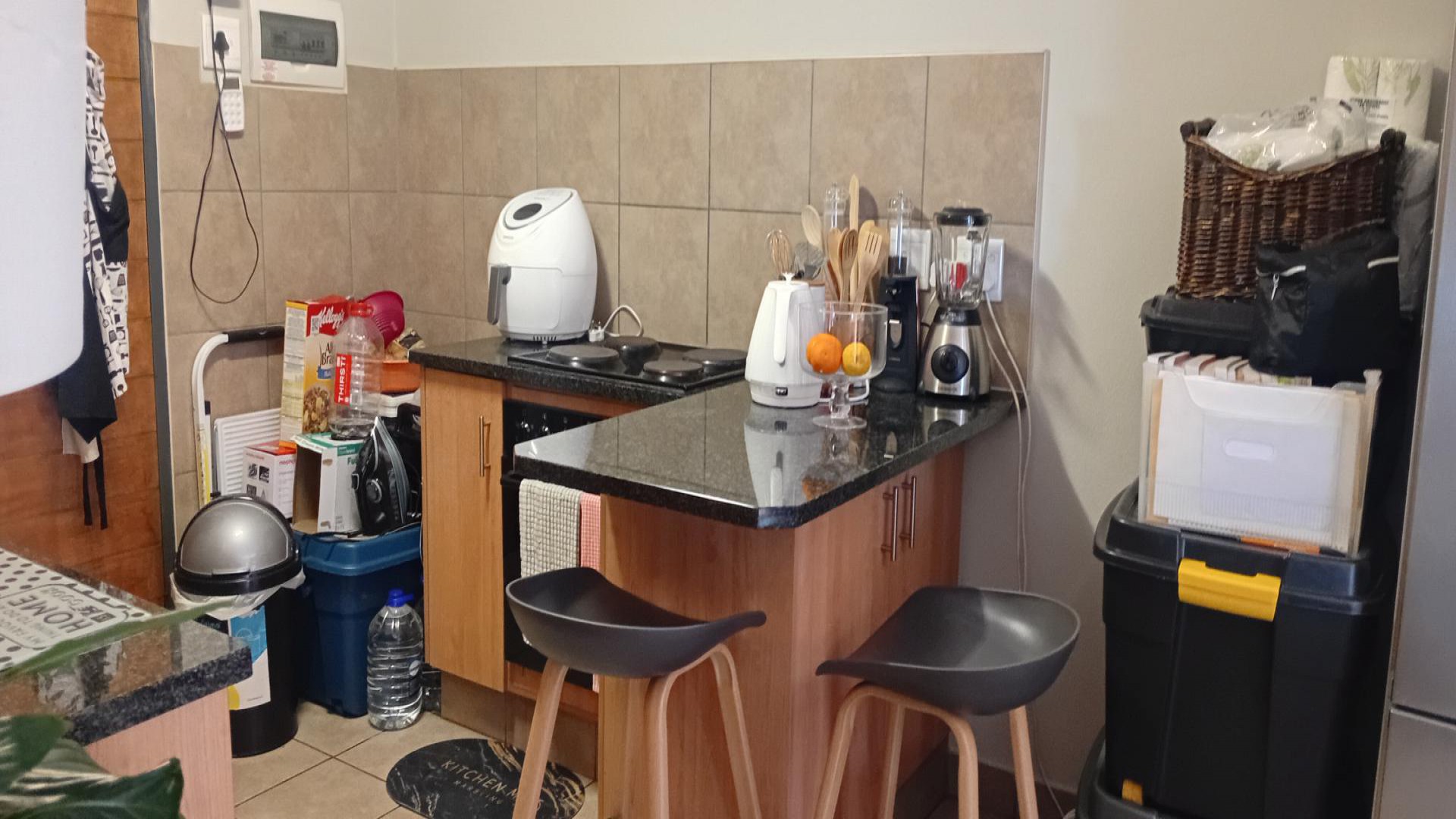 Kitchen of property in Alveda
