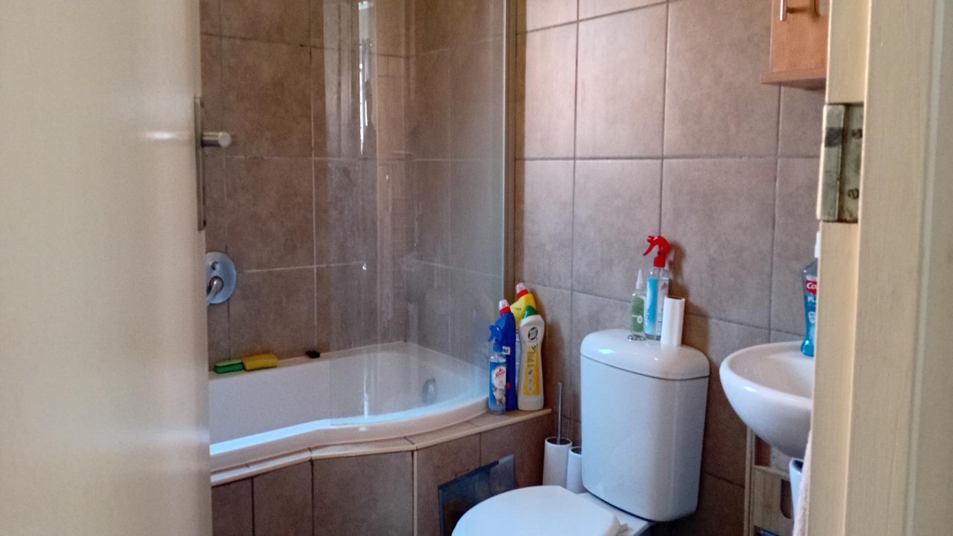 Bathroom 1 of property in Alveda