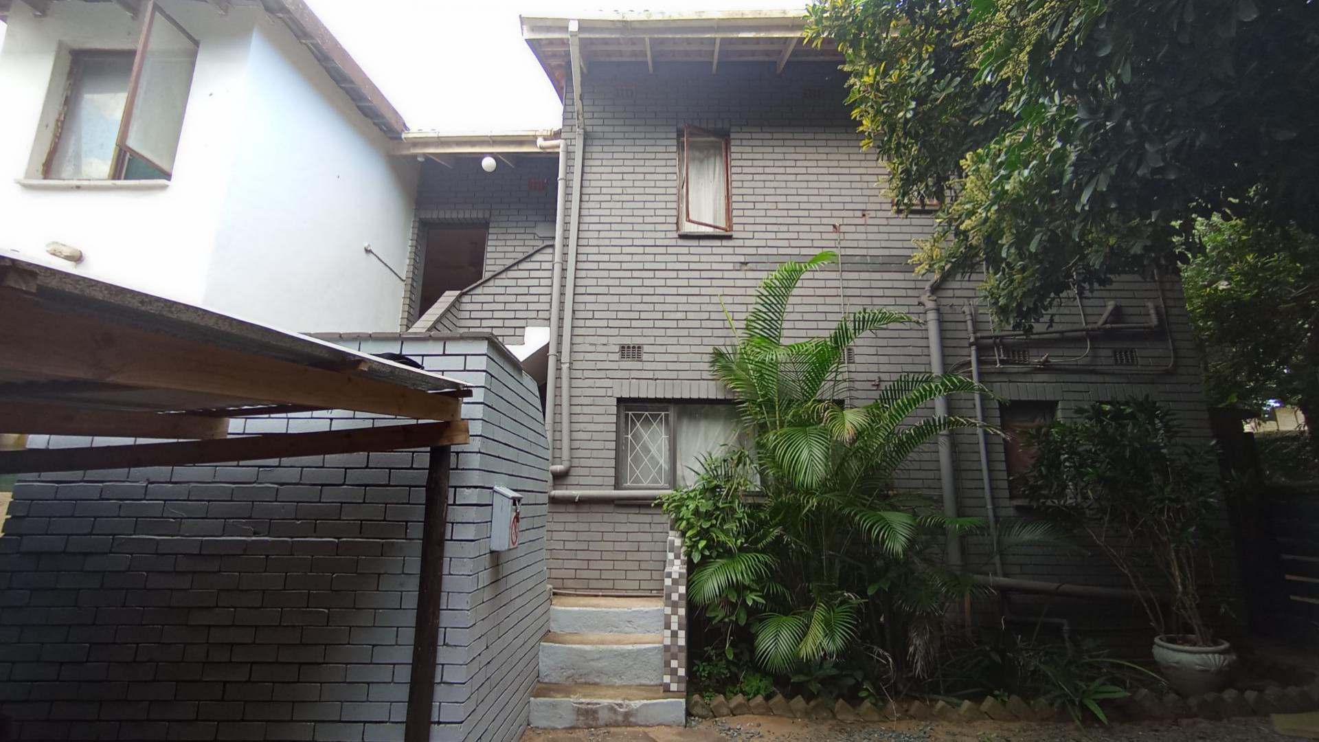 Front View of property in Blythedale