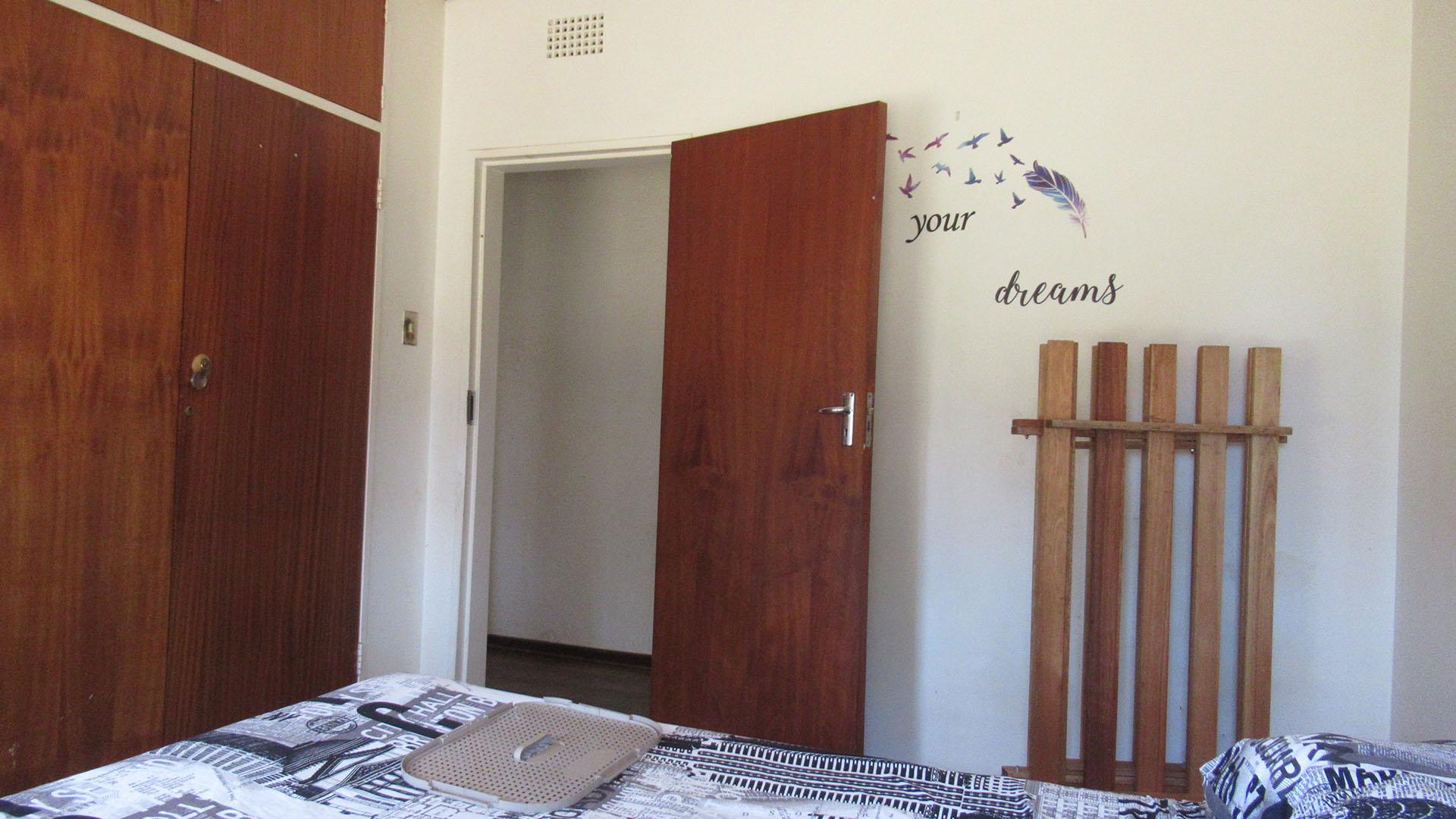 Bed Room 2 - 15 square meters of property in Welverdiend