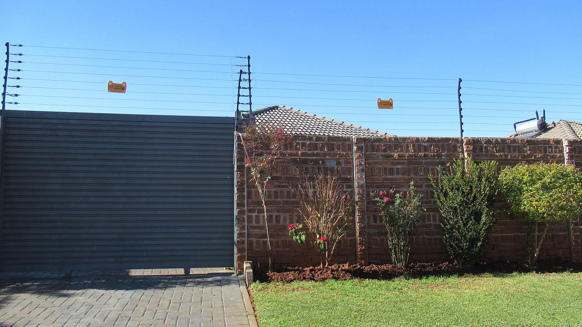 Front View of property in Protea Glen