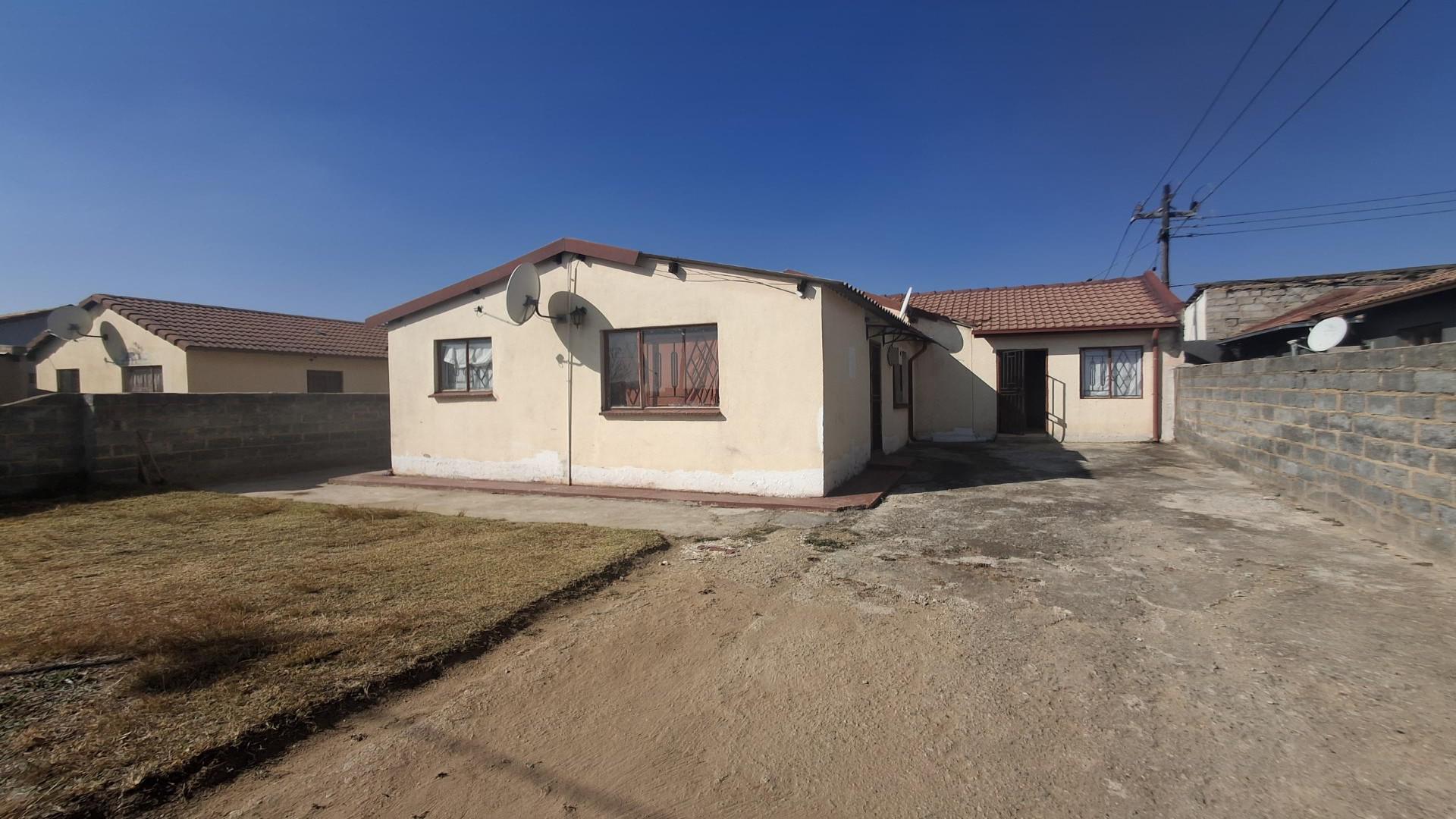 Front View of property in Kaalfontein