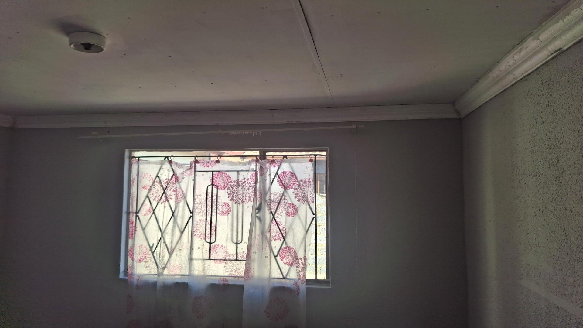 Bed Room 1 of property in Kaalfontein